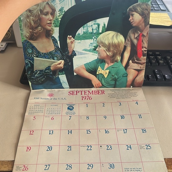 Vintage 1976 Girl Scout Calendar - Picture 11 of 16